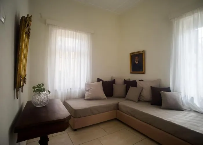 בית נופש Tatiana's Garden House *