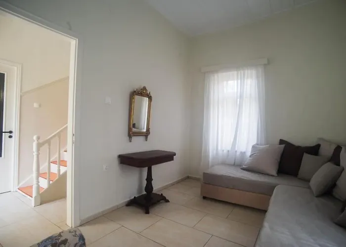 Tatiana's Garden House בית נופש *