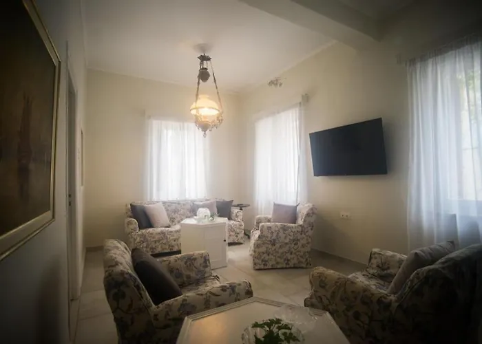 Tatiana's Garden House בית נופש חאניה