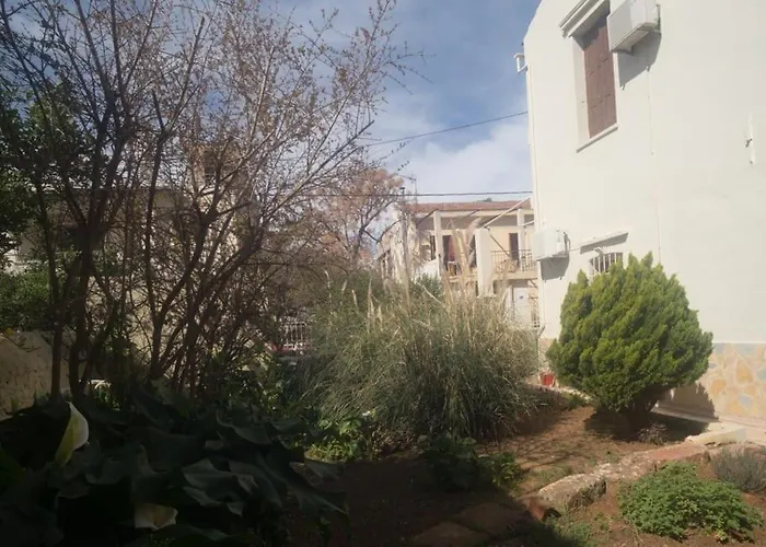 בית נופש Tatiana's Garden House